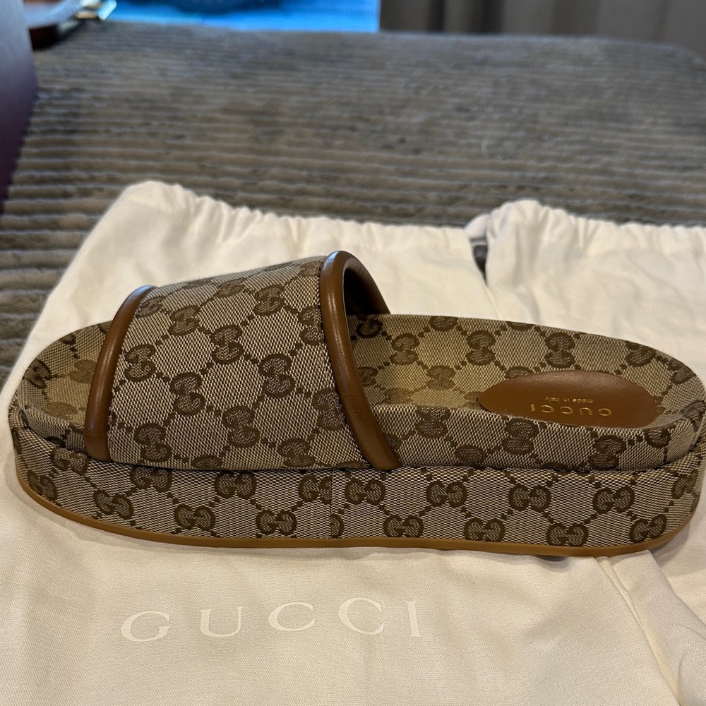 Gucci Tan and Brown Logo Slide Sandals - Picture 5 of 10